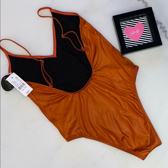 🔥Salero Swim Burnt Orange V-neck One Piece
NWT - Picture 11 of 11
